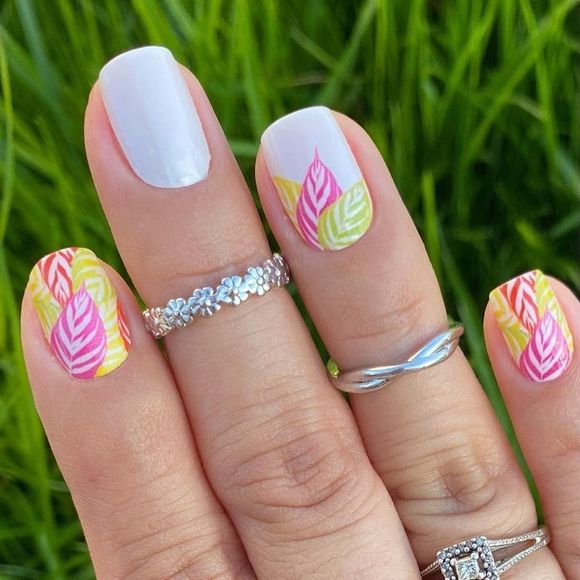 Color Street | As It Ferns Out, nail strips - Picture 5 of 10